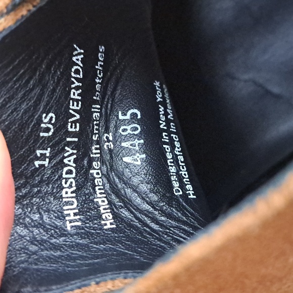 ⌛️ Suede Chukkas 10/8 - Picture 6 of 11